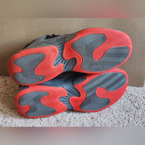 Adidas Mens size 11 Blk Red  Mid High rise shoes - Picture 2 of 4